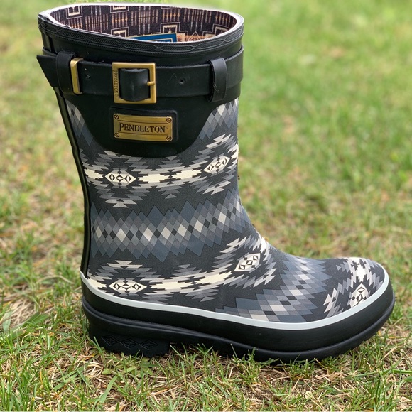 Pendleton Shoes - Heritage Short Papago Park Boot - 9